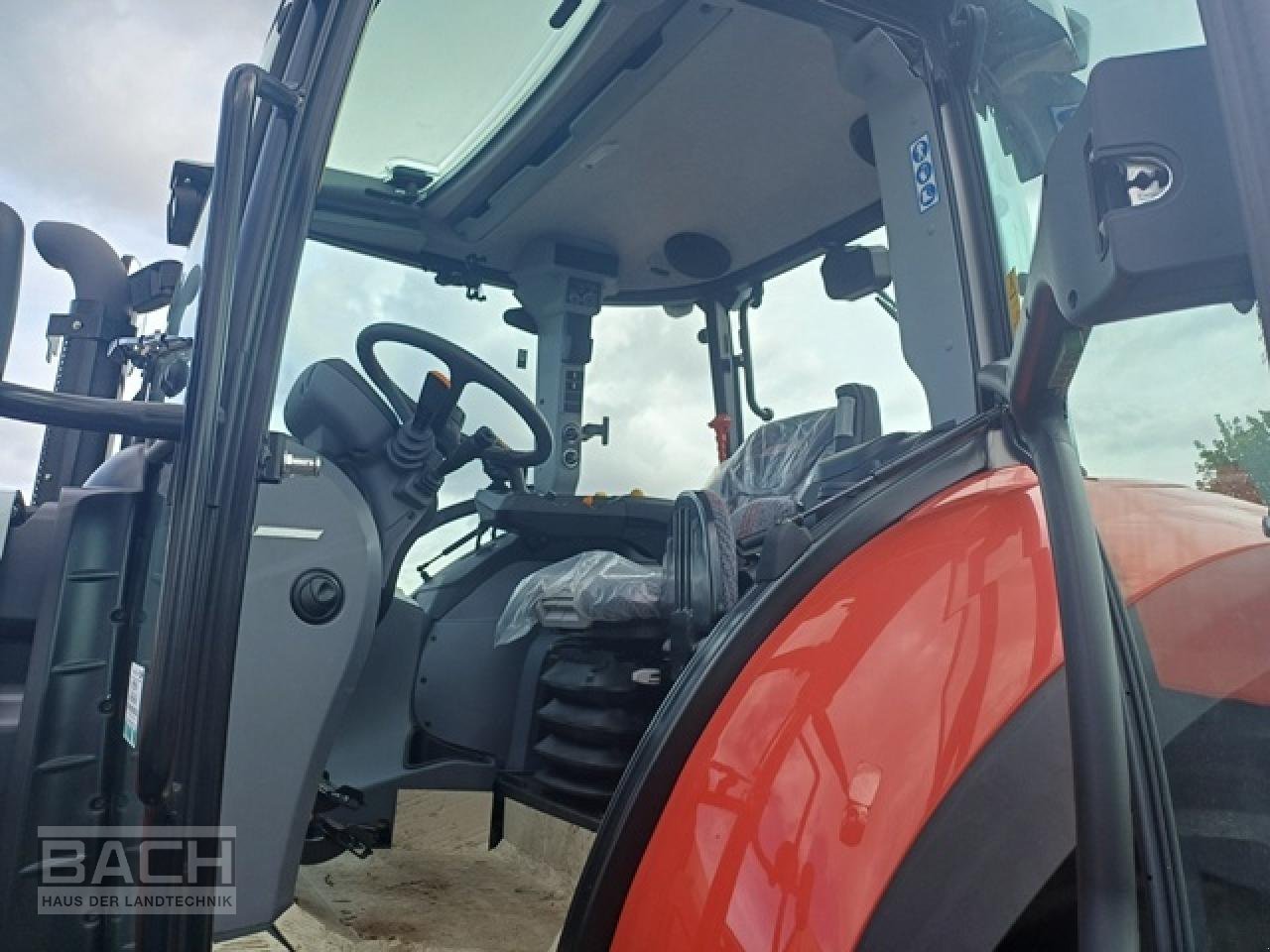 Traktor des Typs Steyr MULTI 4100, Neumaschine in Boxberg-Seehof (Bild 6)