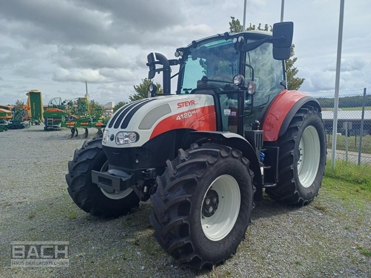Traktor des Typs Steyr MULTI 4120, Neumaschine in Boxberg-Seehof (Bild 1)
