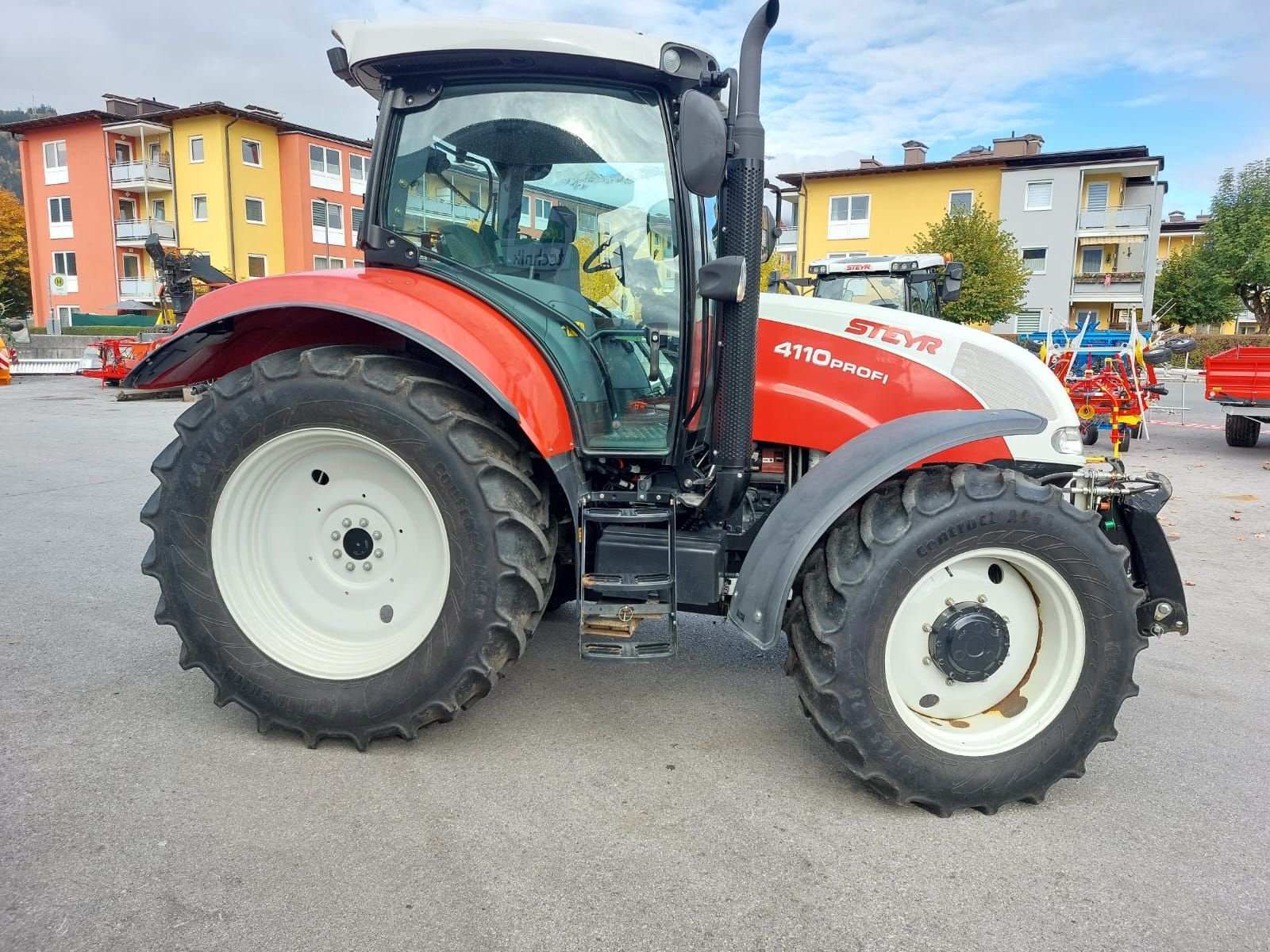 Traktor of the type Steyr Profi 4110, Gebrauchtmaschine in Saalfelden (Picture 3)