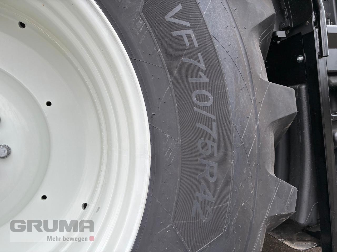 Traktor des Typs Steyr Terrus 6300 CVT, Neumaschine in Friedberg-Derching (Bild 13)