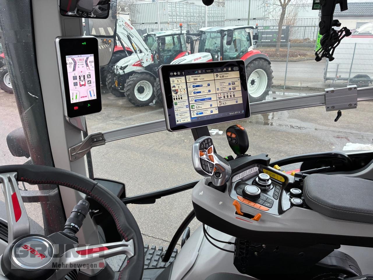 Traktor des Typs Steyr Terrus 6300 CVT, Neumaschine in Friedberg-Derching (Bild 20)