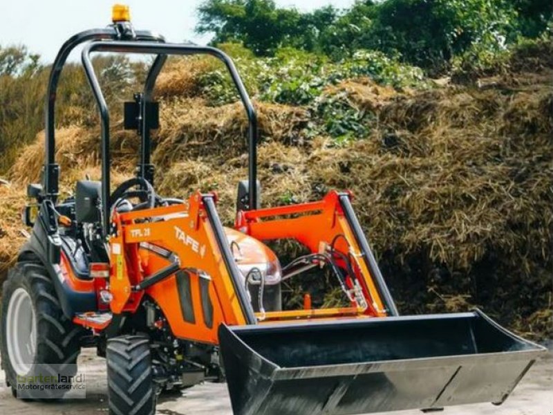 Traktor des Typs Tafe 6028H inkl. Frontlader mit OPG, Neumaschine in Iserlohn (Bild 1)