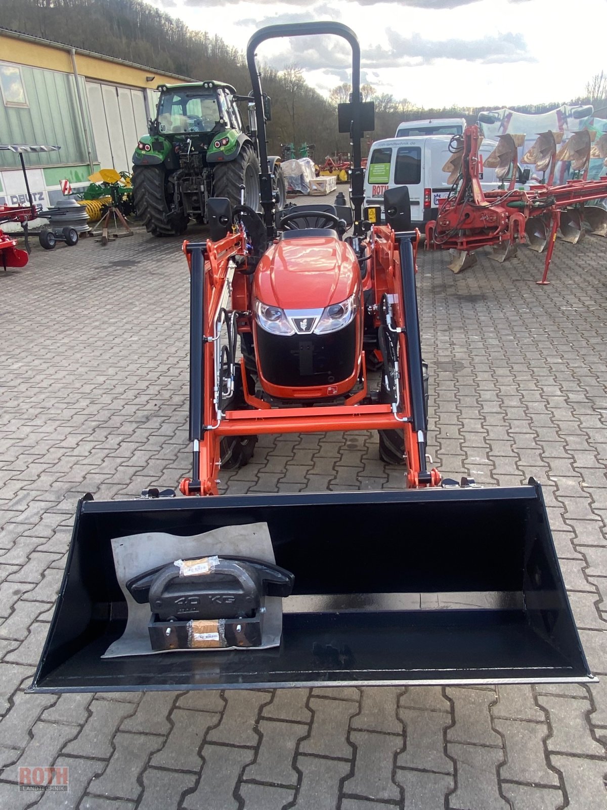 Traktor des Typs Tafe 6028M, Neumaschine in Untermünkheim (Bild 5)