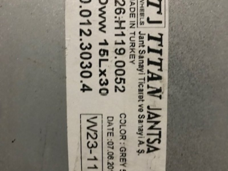 Traktor van het type Titan Felge 15 x 30, Gebrauchtmaschine in Hohenkammer (Foto 1)