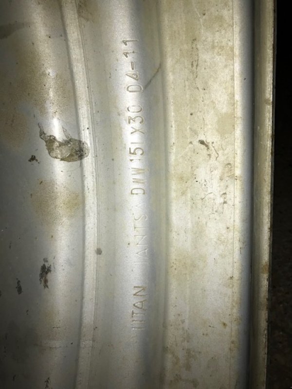 Traktor of the type Titan Felge 15 x 30, Gebrauchtmaschine in Hohenkammer (Picture 3)