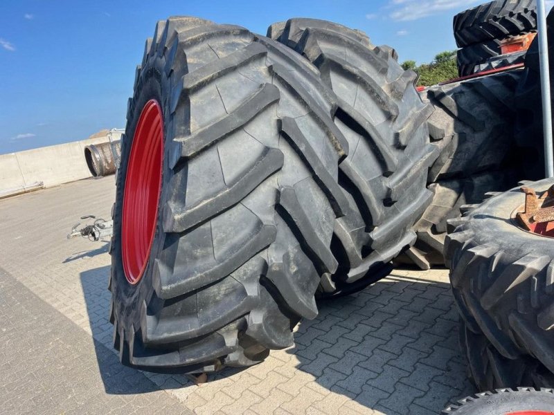 Traktor des Typs Trelleborg 900/ 60- r 42 wielen, Gebrauchtmaschine in Hapert (Bild 1)