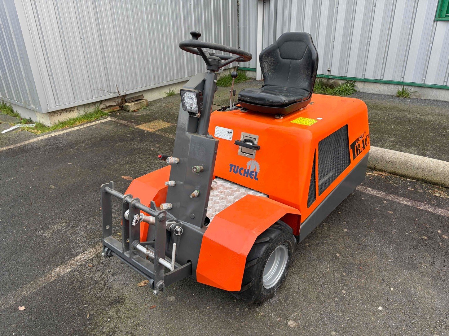 Traktor za tip Tuchel MACHINE A LOGETTES TRAC TRIO, Gebrauchtmaschine u SAINT CLAIR SUR ELLE (Slika 1)