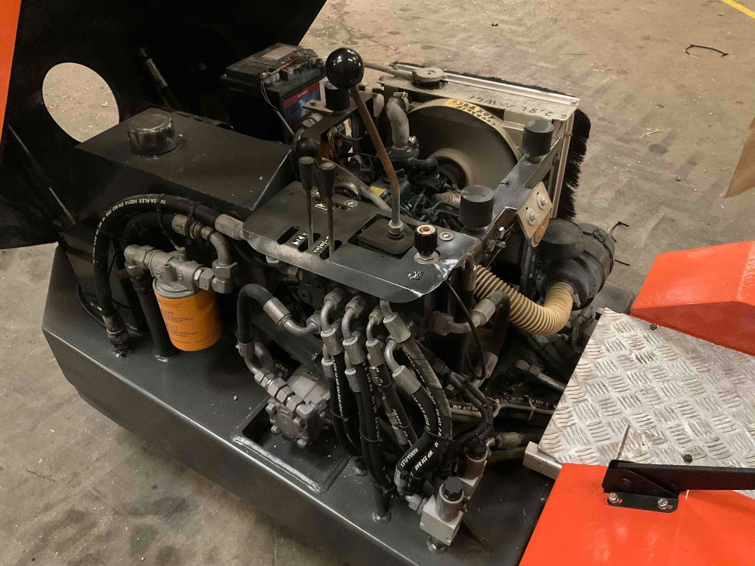 Traktor van het type Tuchel MACHINE A LOGETTES TRAC TRIO, Gebrauchtmaschine in SAINT CLAIR SUR ELLE (Foto 8)