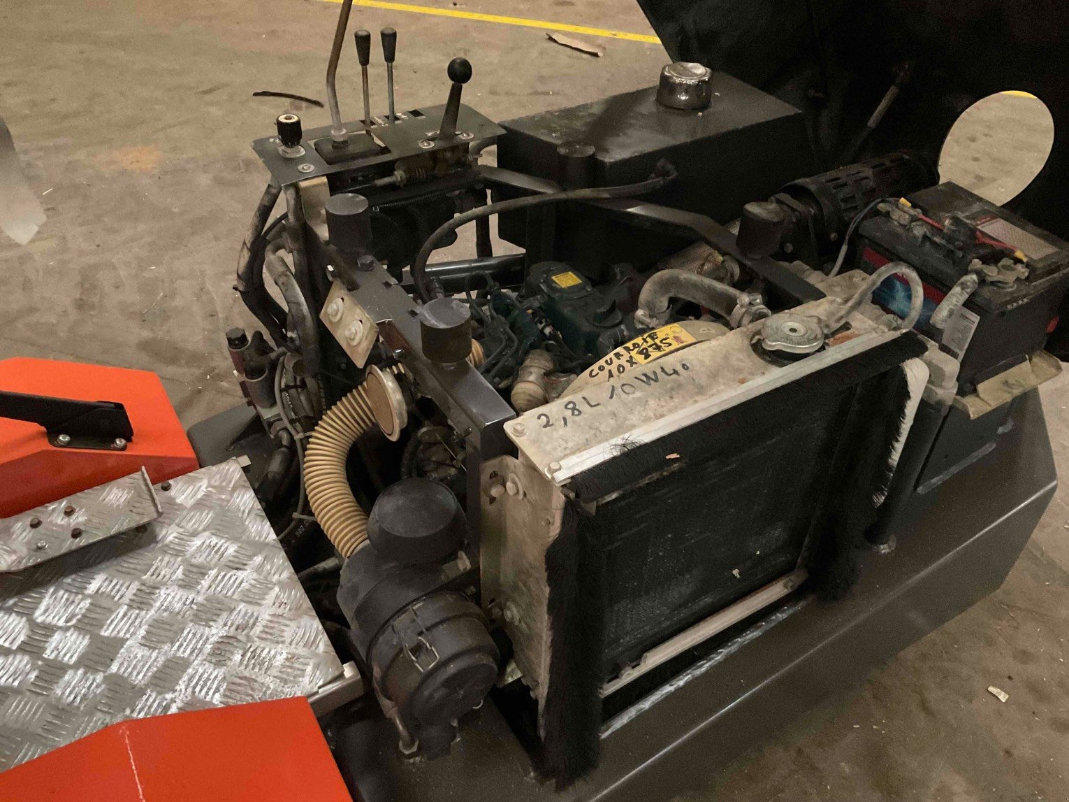 Traktor van het type Tuchel MACHINE A LOGETTES TRAC TRIO, Gebrauchtmaschine in SAINT CLAIR SUR ELLE (Foto 9)