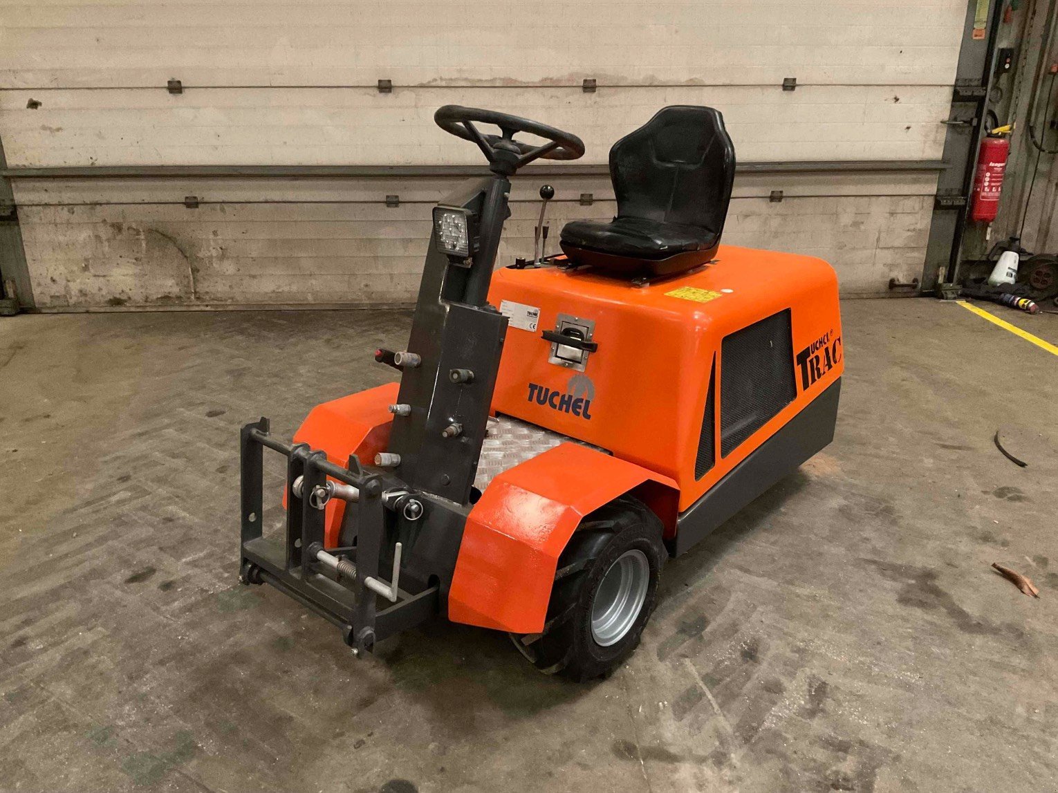 Traktor van het type Tuchel MACHINE A LOGETTES TRAC TRIO, Gebrauchtmaschine in SAINT CLAIR SUR ELLE (Foto 1)