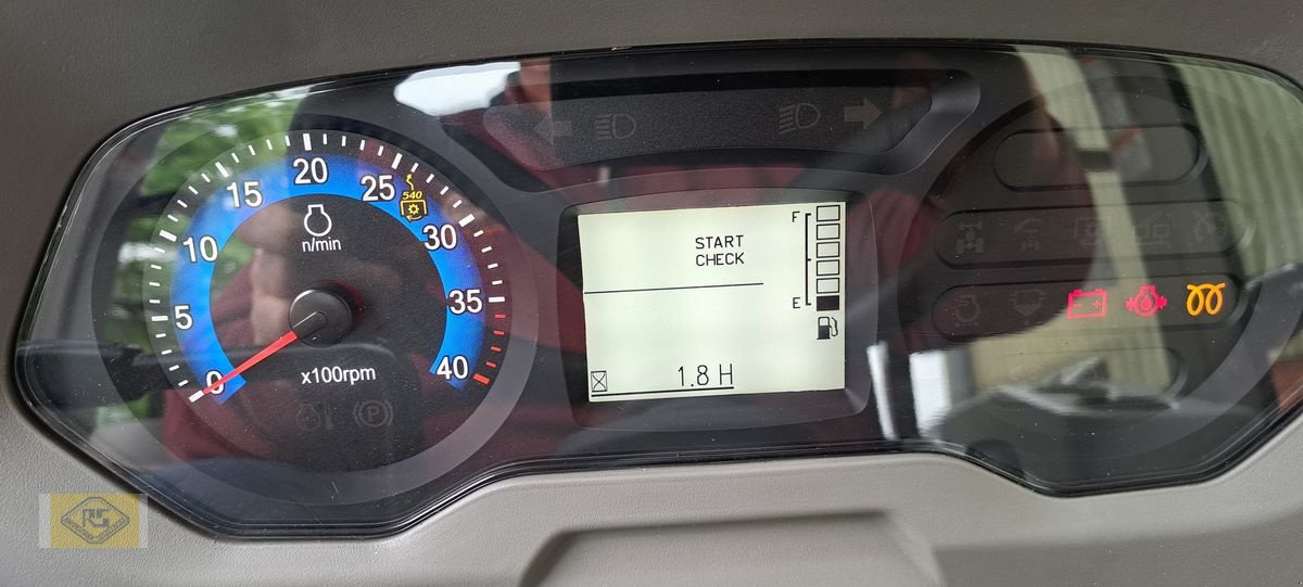 Traktor des Typs TYM T - 495, Neumaschine in Beelen (Bild 8)