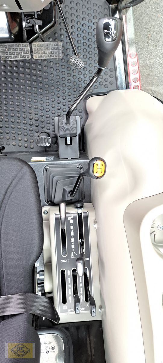 Traktor des Typs TYM T - 495, Neumaschine in Beelen (Bild 5)