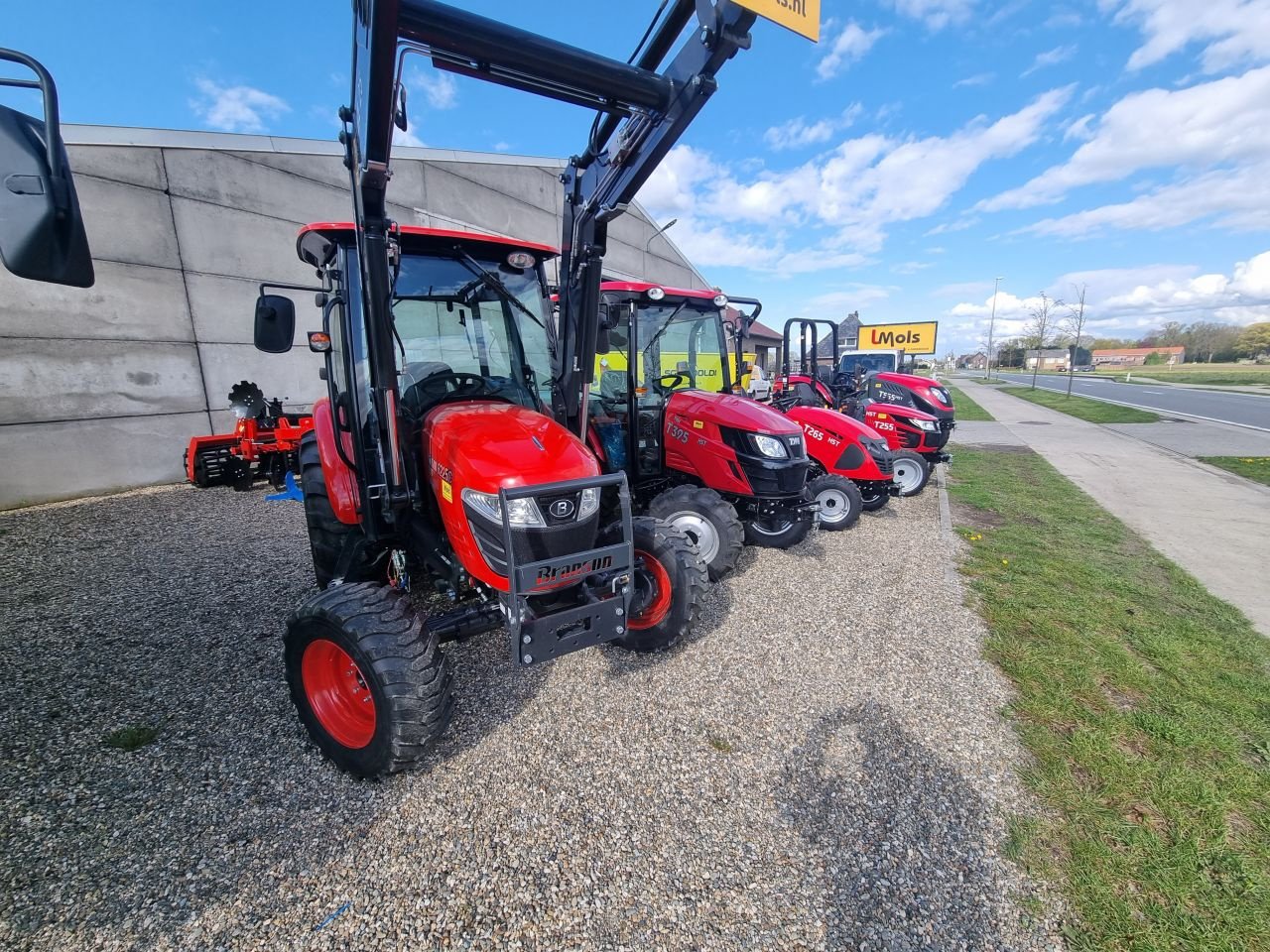 Traktor des Typs TYM T255, Neumaschine in Buchten (Bild 9)
