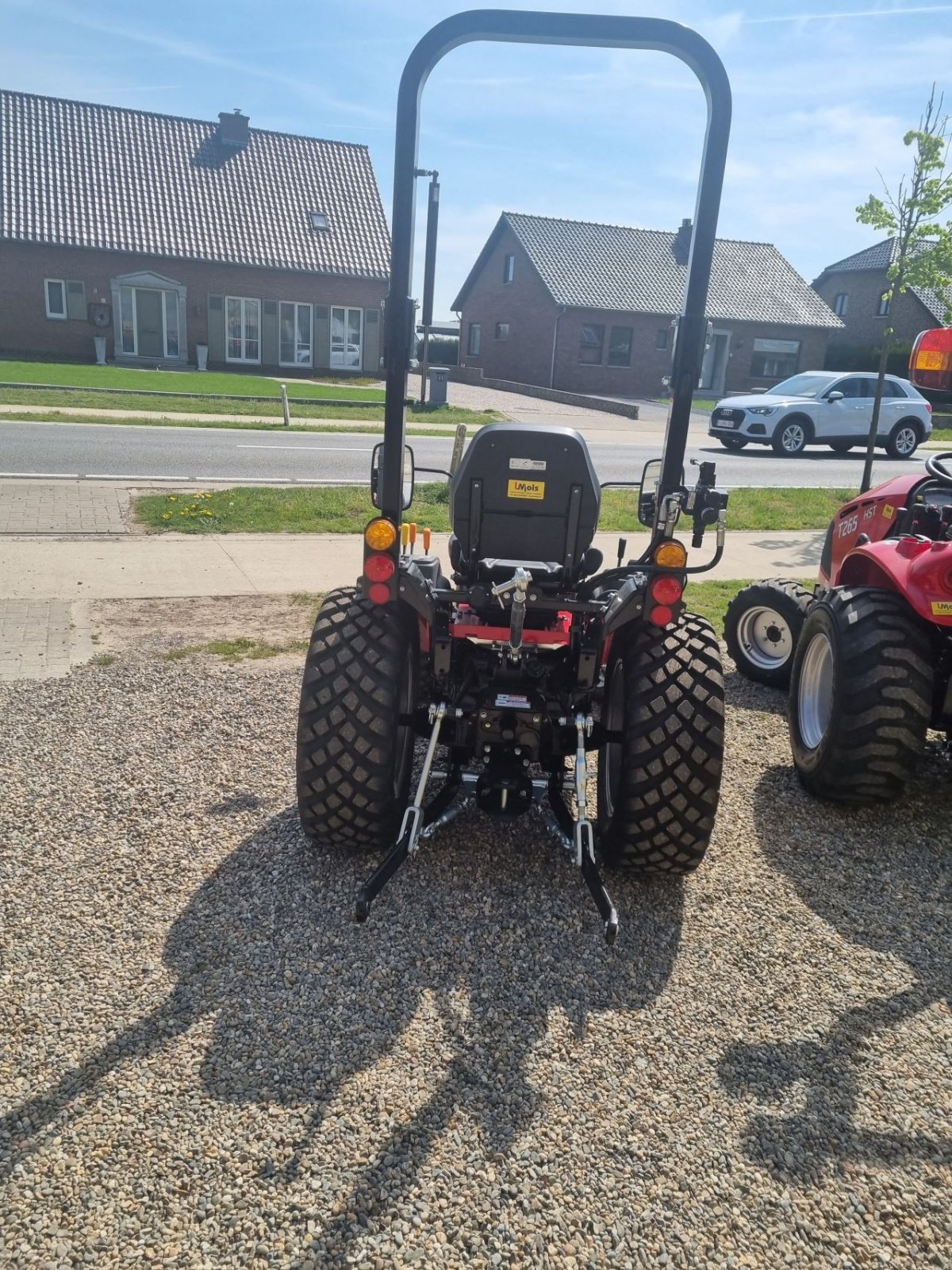 Traktor des Typs TYM T255, Neumaschine in Buchten (Bild 4)