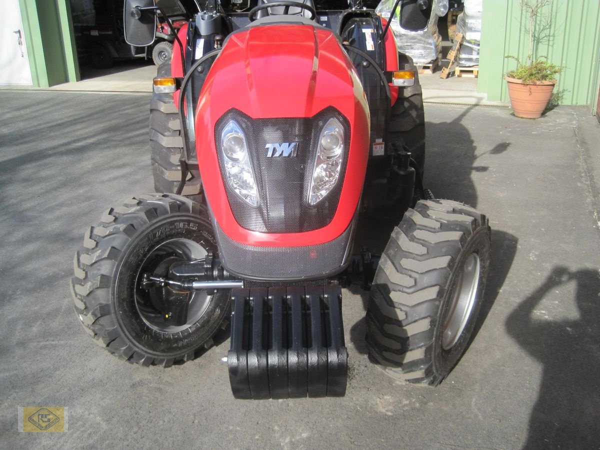 Traktor of the type TYM T555 NH, Neumaschine in Beelen (Picture 5)