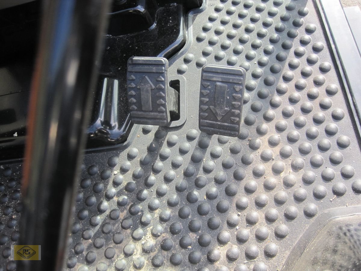 Traktor of the type TYM T555 NH, Neumaschine in Beelen (Picture 6)