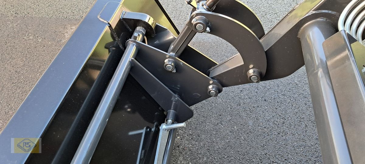 Traktor tipa TYM TYM F-36, Neumaschine u Beelen (Slika 11)