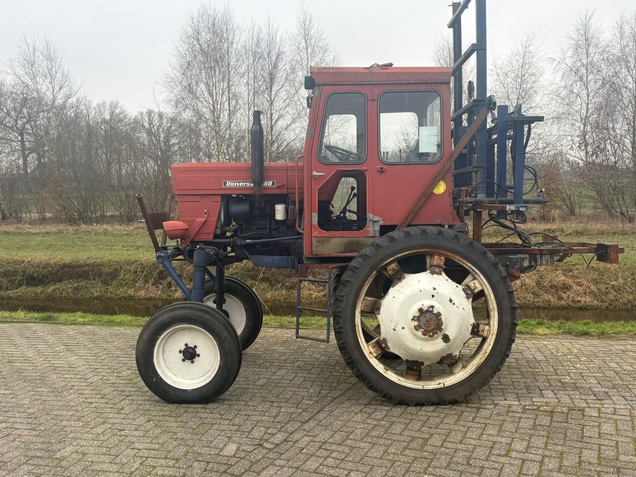 Traktor van het type Universal 460, Gebrauchtmaschine in Ouderkerk aan den IJssel (Foto 2)