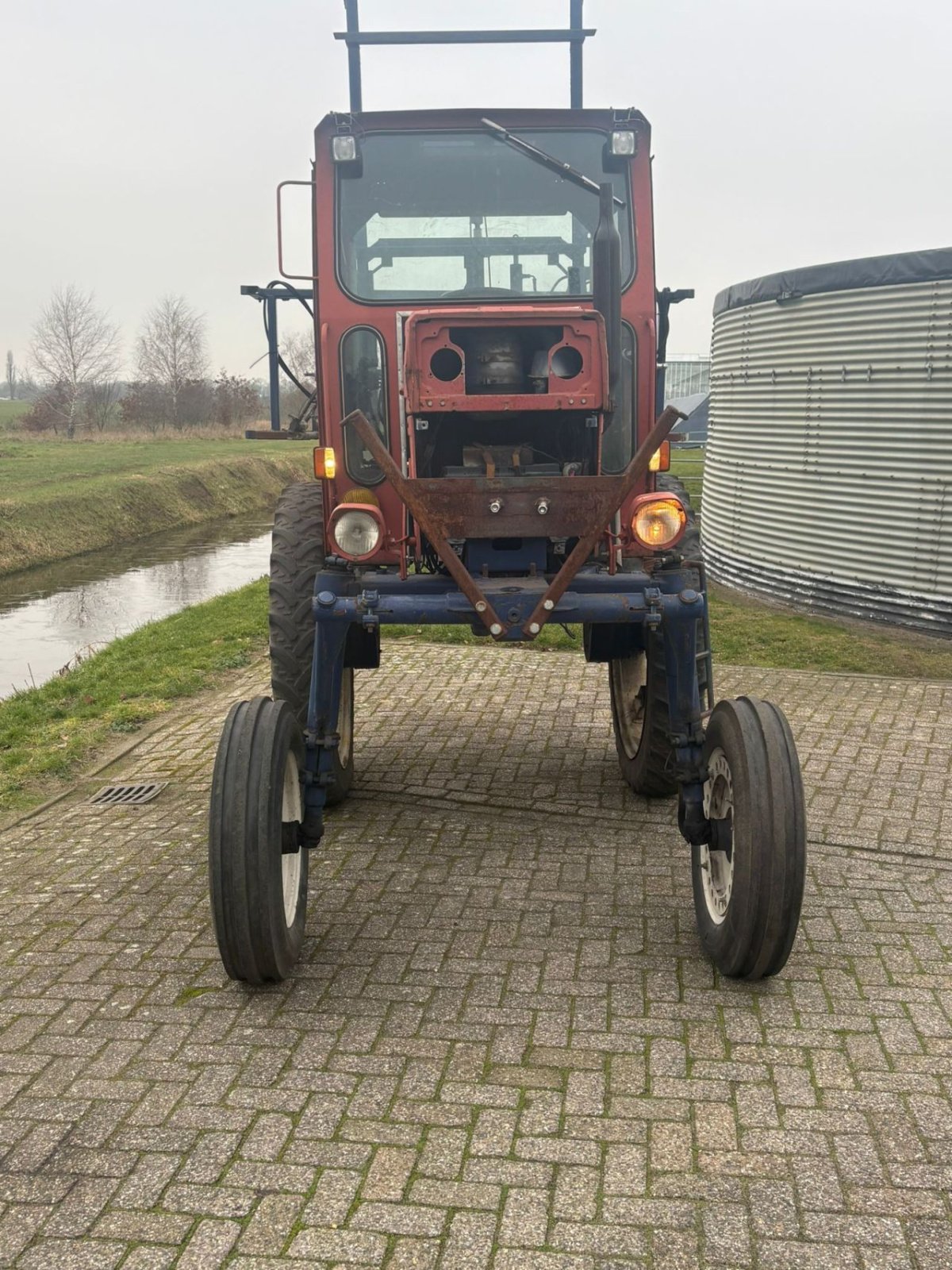 Traktor van het type Universal 460, Gebrauchtmaschine in Ouderkerk aan den IJssel (Foto 4)
