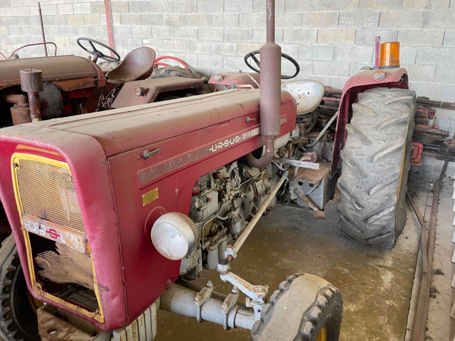 Traktor typu Ursus Tracteur agricole C360 Ursus, Gebrauchtmaschine v LA SOUTERRAINE (Obrázek 1)