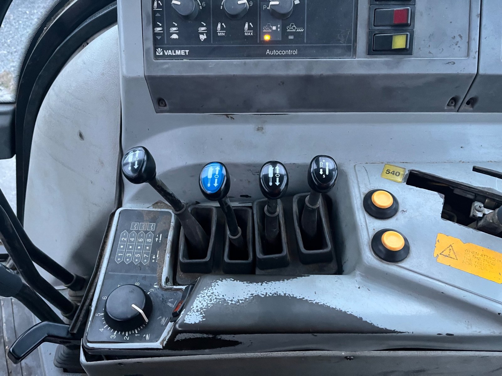 Traktor van het type Valmet 8000, Gebrauchtmaschine in Sundern-Stockum (Foto 12)