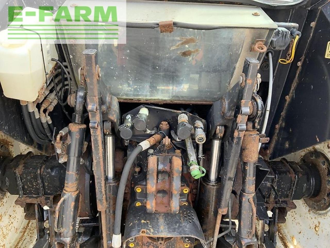 Traktor des Typs Valmet 8100 twin track reverse drive tractor, Gebrauchtmaschine in SHAFTESBURY (Bild 19)