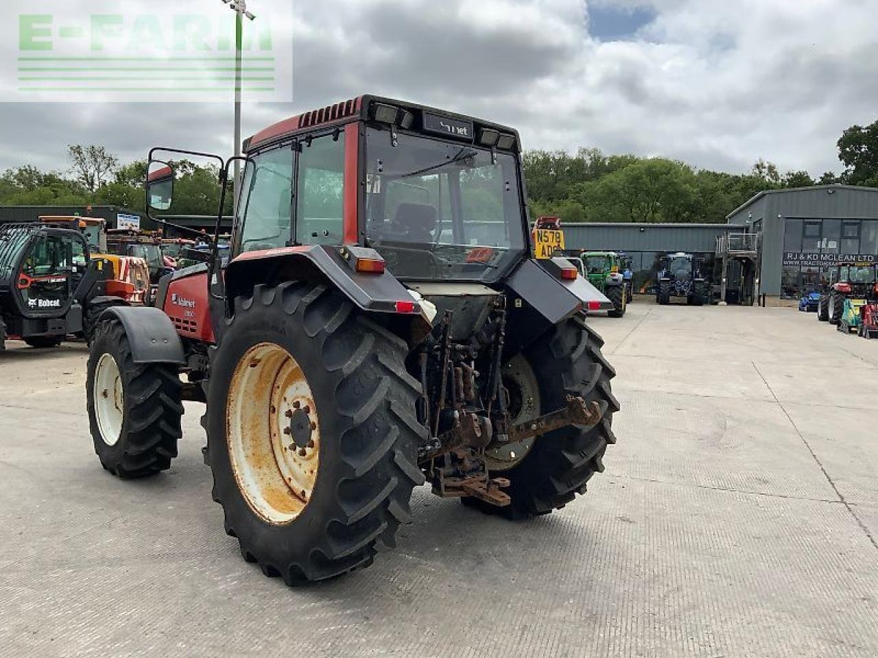 Traktor van het type Valmet 8100 twin track reverse drive tractor, Gebrauchtmaschine in SHAFTESBURY (Foto 7)