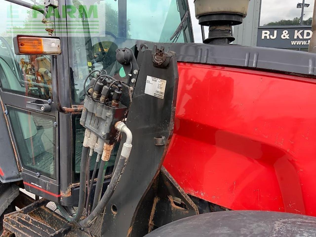 Traktor van het type Valmet 8100 twin track reverse drive tractor, Gebrauchtmaschine in SHAFTESBURY (Foto 14)