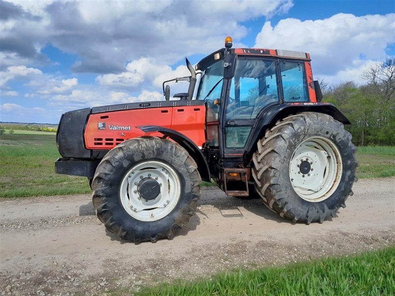 Traktor типа Valmet 8450 - 4WD, Gebrauchtmaschine в Skive