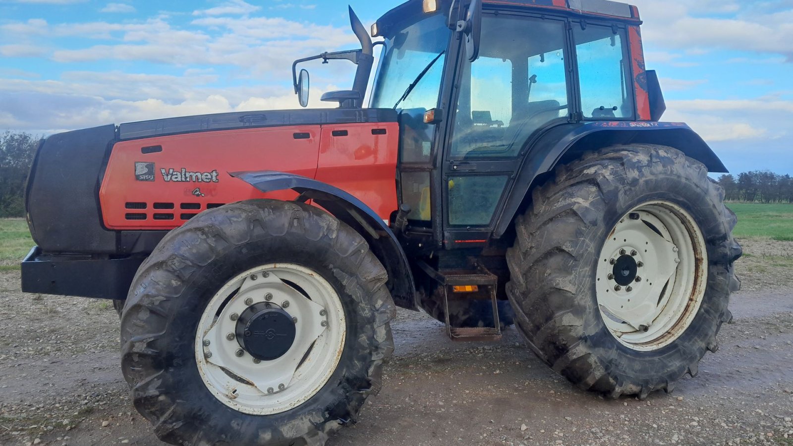 Traktor of the type Valmet 8450 Mega, Gebrauchtmaschine in Skive (Picture 4)