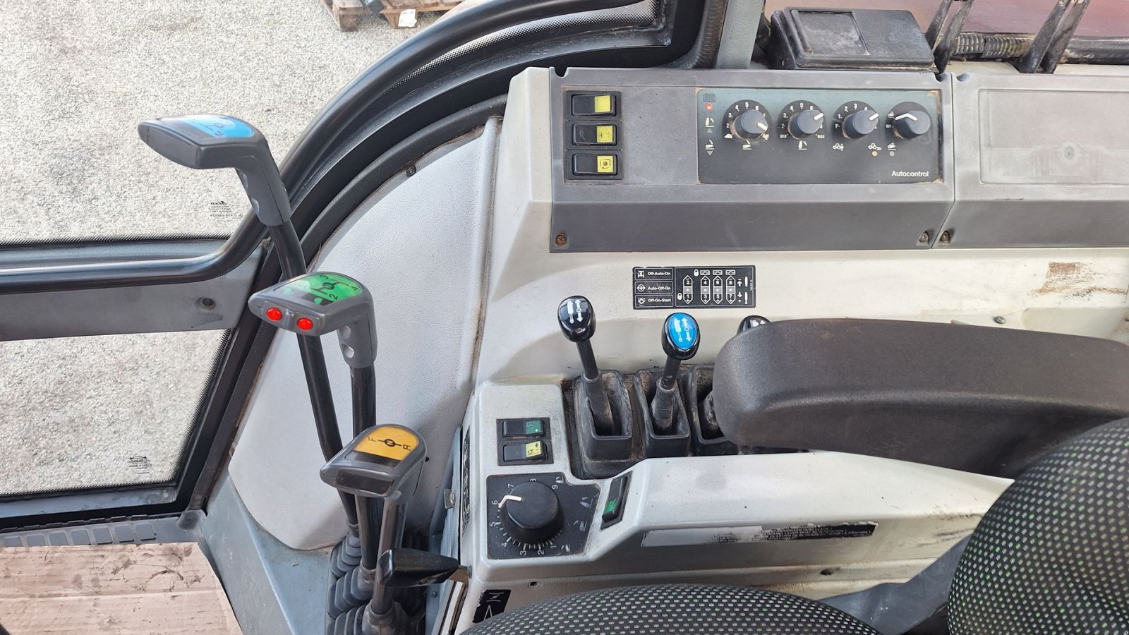 Traktor typu Valmet 8450, Gebrauchtmaschine v Kolind (Obrázek 5)