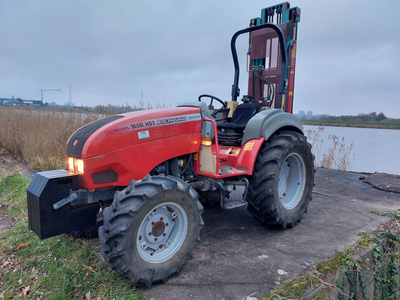 Traktor типа Valpadana 1650 HST, Gebrauchtmaschine в Ouderkerk aan den IJssel (Фотография 1)