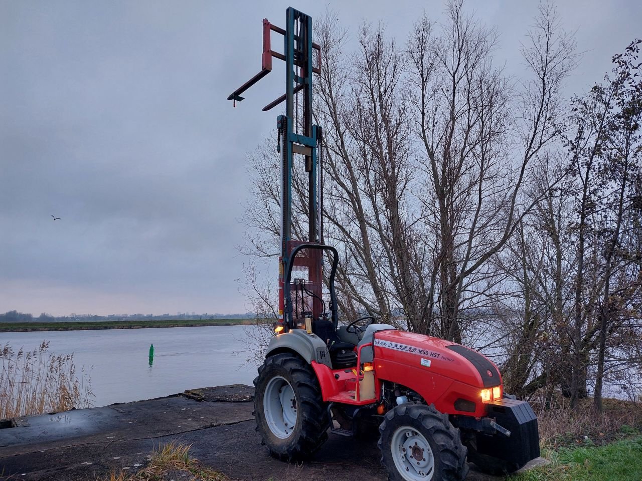 Traktor типа Valpadana 1650 HST, Gebrauchtmaschine в Ouderkerk aan den IJssel (Фотография 3)