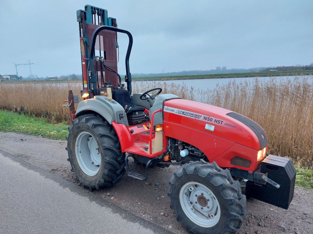Traktor типа Valpadana 1650 HST, Gebrauchtmaschine в Ouderkerk aan den IJssel (Фотография 2)