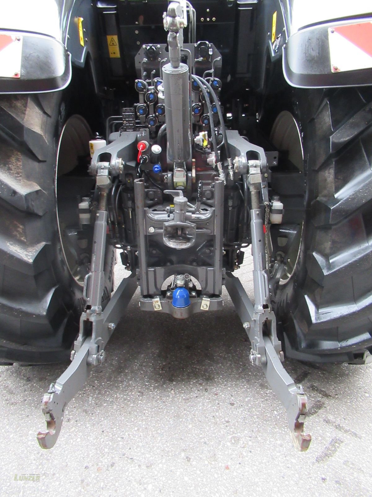 Traktor des Typs Valtra 374, Gebrauchtmaschine in Kaumberg (Bild 3)