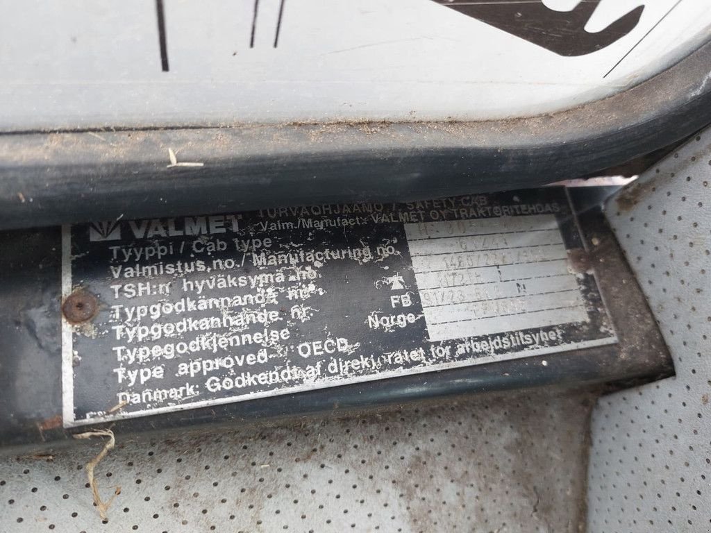 Traktor du type Valtra 445 455, Gebrauchtmaschine en Wierden (Photo 3)