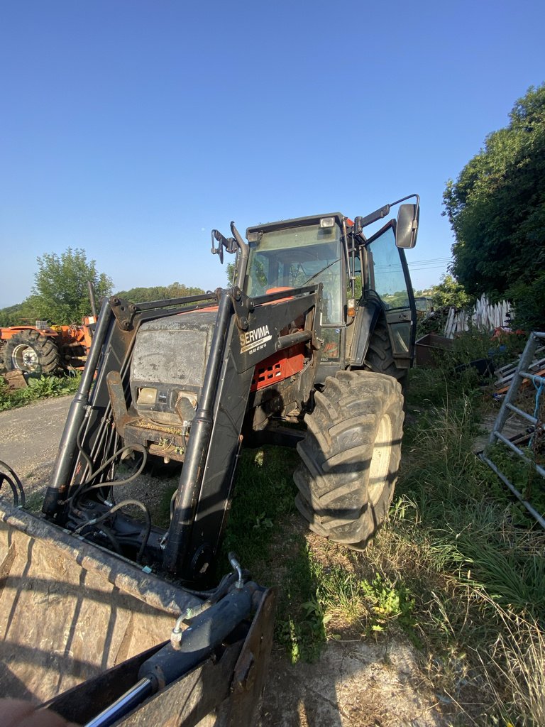 Traktor типа Valtra 6250 HITECH, Gebrauchtmaschine в Calmont (Фотография 2)