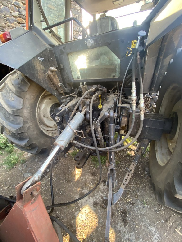 Traktor типа Valtra 6250 HITECH, Gebrauchtmaschine в Calmont (Фотография 11)