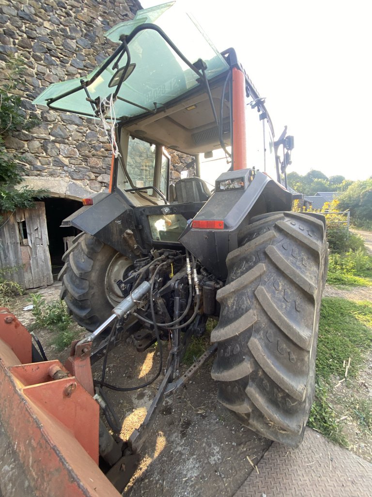 Traktor типа Valtra 6250 HITECH, Gebrauchtmaschine в Calmont (Фотография 5)