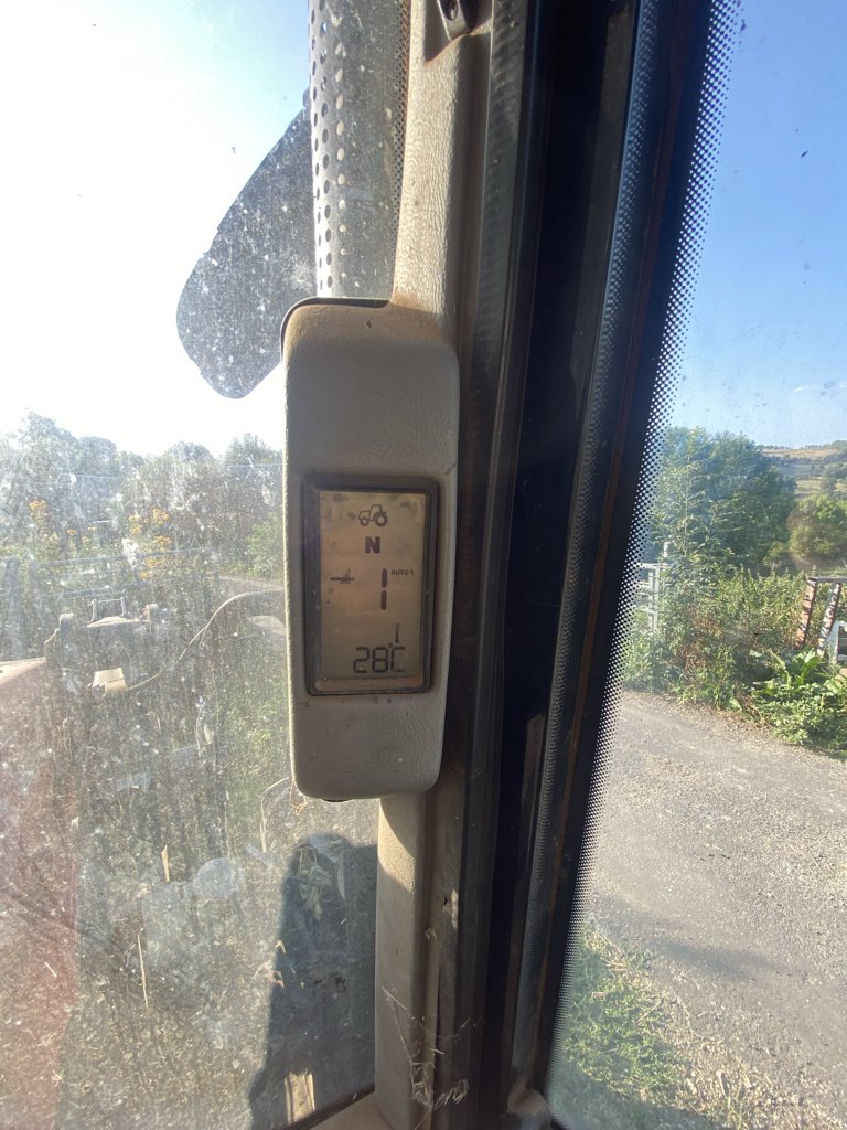 Traktor типа Valtra 6250 HITECH, Gebrauchtmaschine в Calmont (Фотография 10)