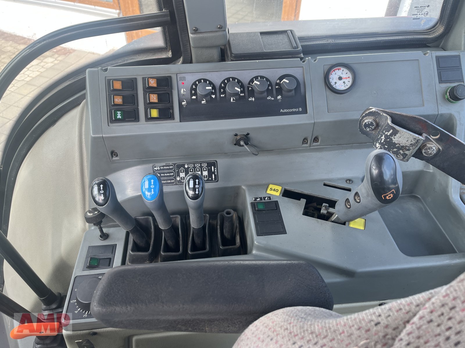 Traktor del tipo Valtra 6350 HiTech, Gebrauchtmaschine In Teising (Immagine 12)