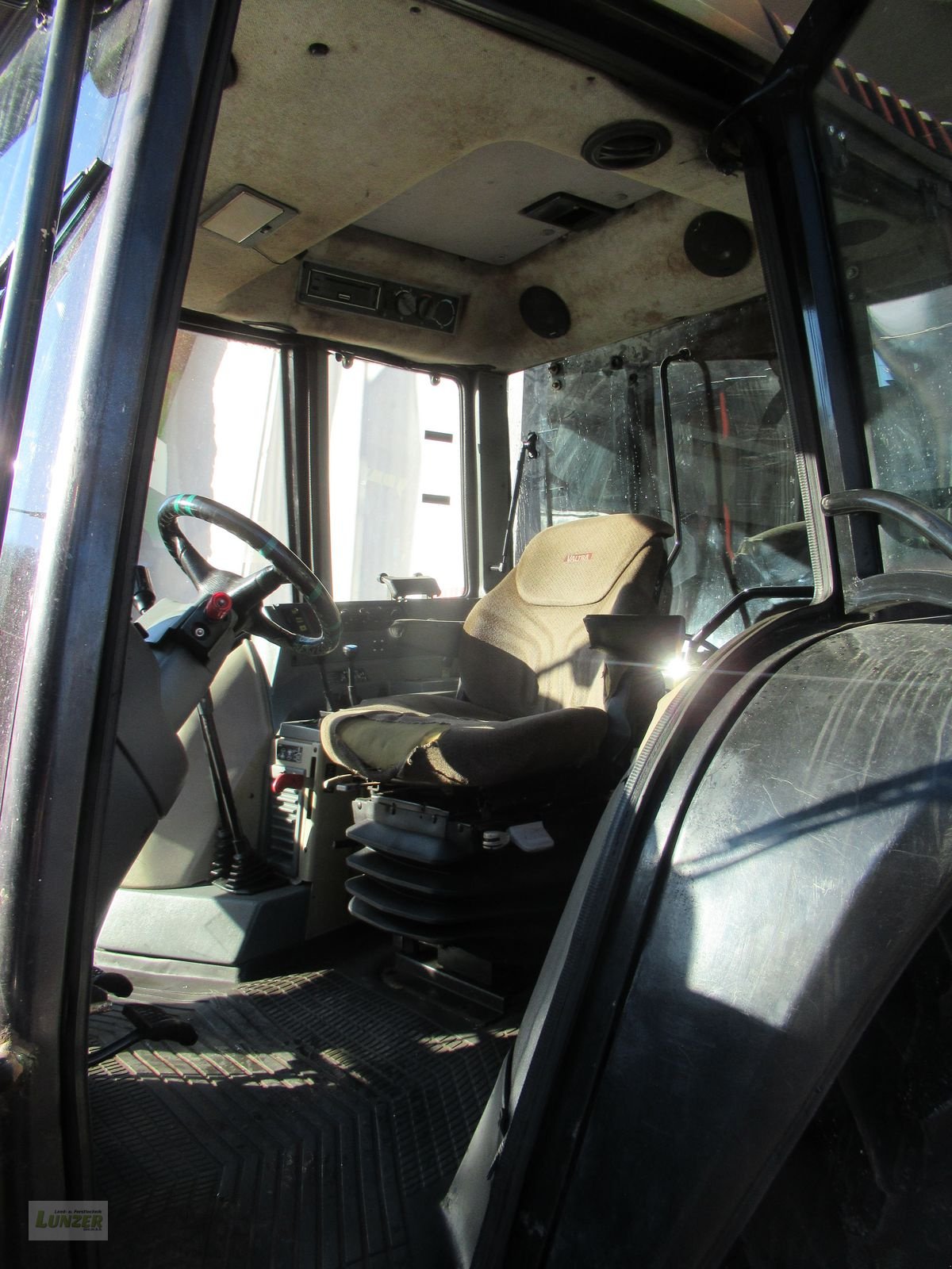 Traktor tip Valtra 6350 Hitech, Gebrauchtmaschine in Kaumberg (Poză 10)