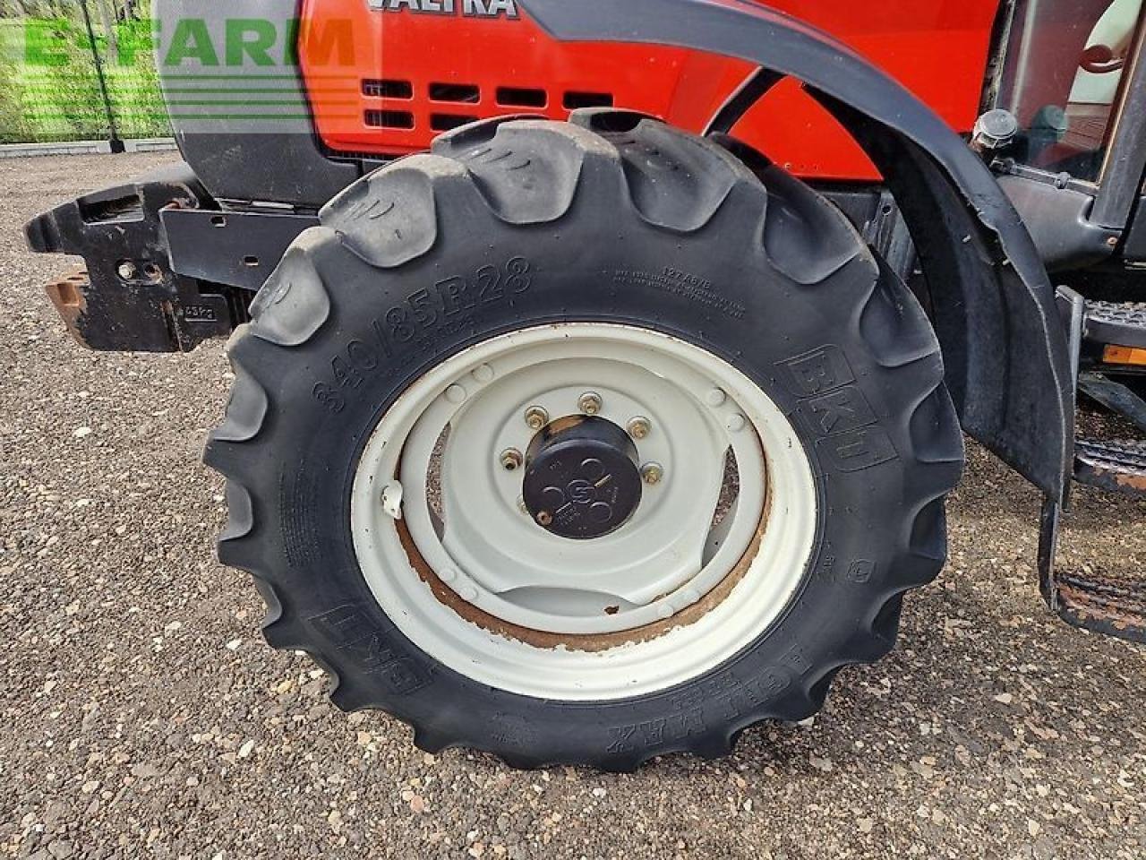 Traktor typu Valtra 6350, Gebrauchtmaschine v ZELOW (Obrázek 8)