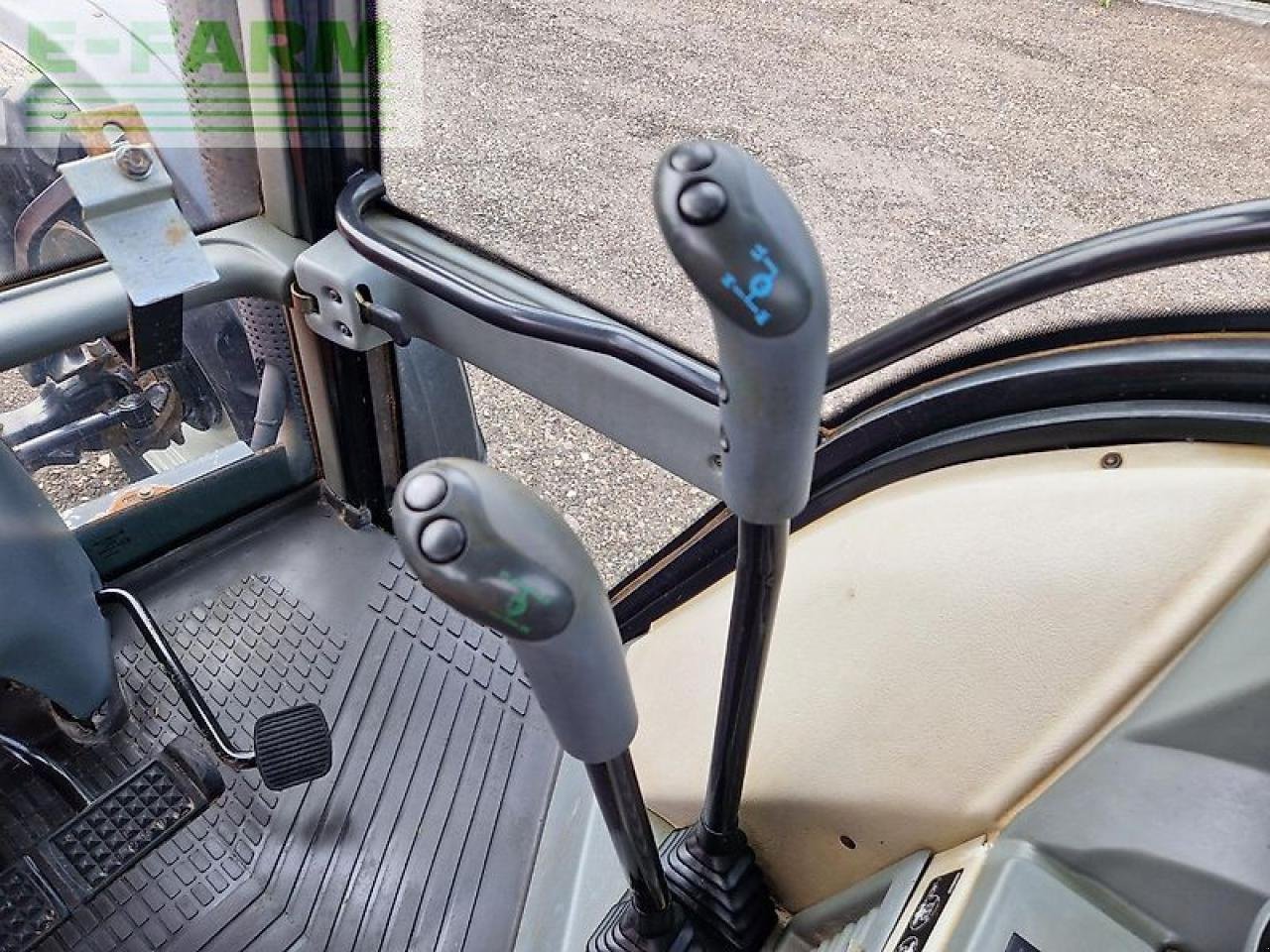 Traktor typu Valtra 6350, Gebrauchtmaschine v ZELOW (Obrázek 12)