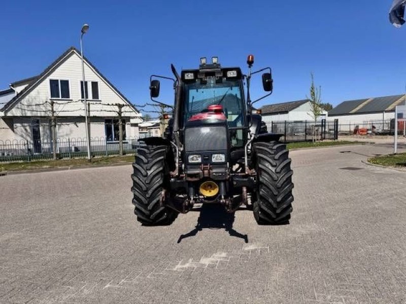 Traktor of the type Valtra 6400, Luchtremmen, Fronthef, Frontaftakas, Gebrauchtmaschine in Marknesse (Picture 8)