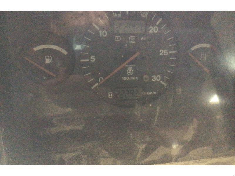 Traktor типа Valtra 6400, Gebrauchtmaschine в Wargnies Le Grand (Фотография 4)