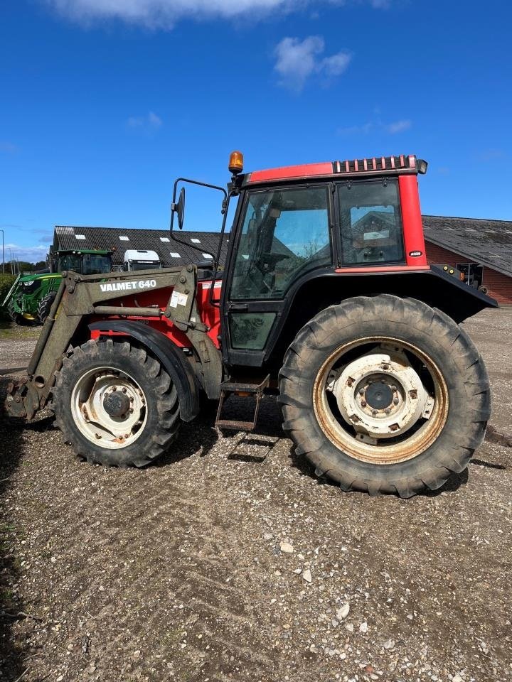 Traktor du type Valtra 6400, Gebrauchtmaschine en Ringkøbing (Photo 4)
