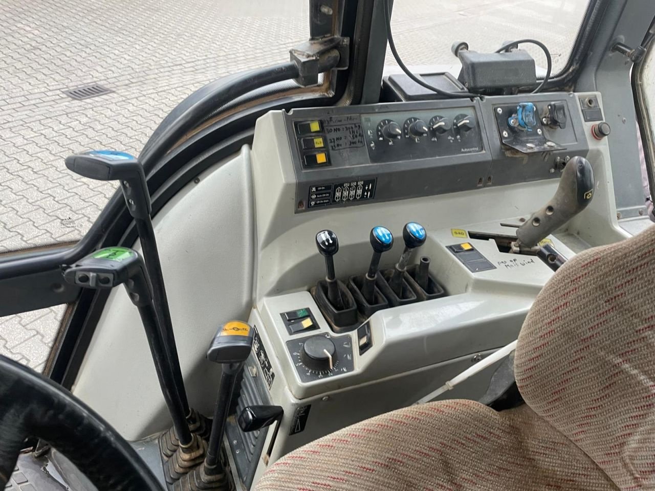 Traktor Türe ait Valtra 6600, Gebrauchtmaschine içinde Roermond (resim 10)