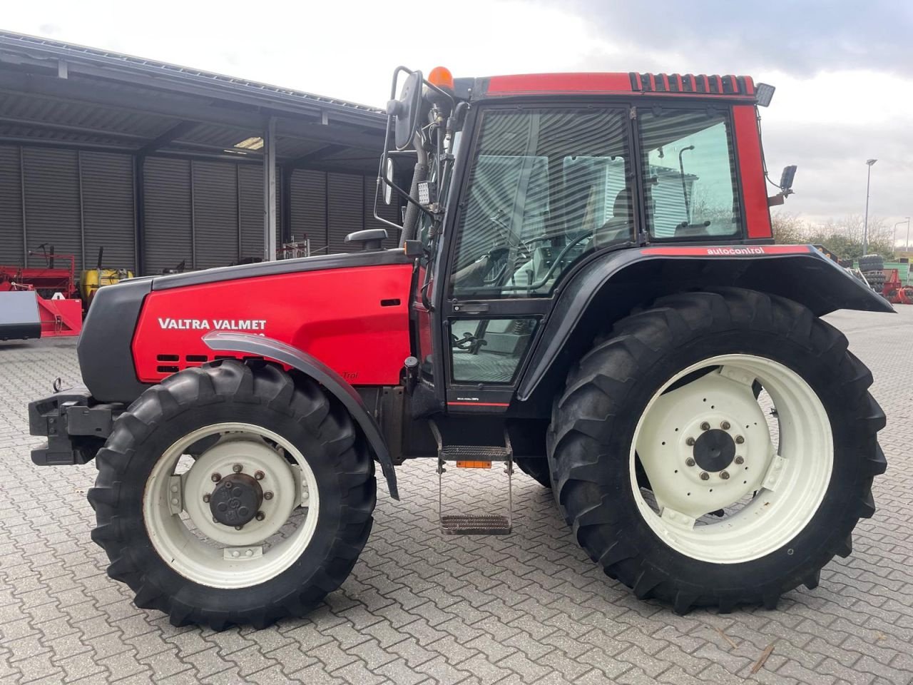 Traktor Türe ait Valtra 6600, Gebrauchtmaschine içinde Roermond (resim 5)
