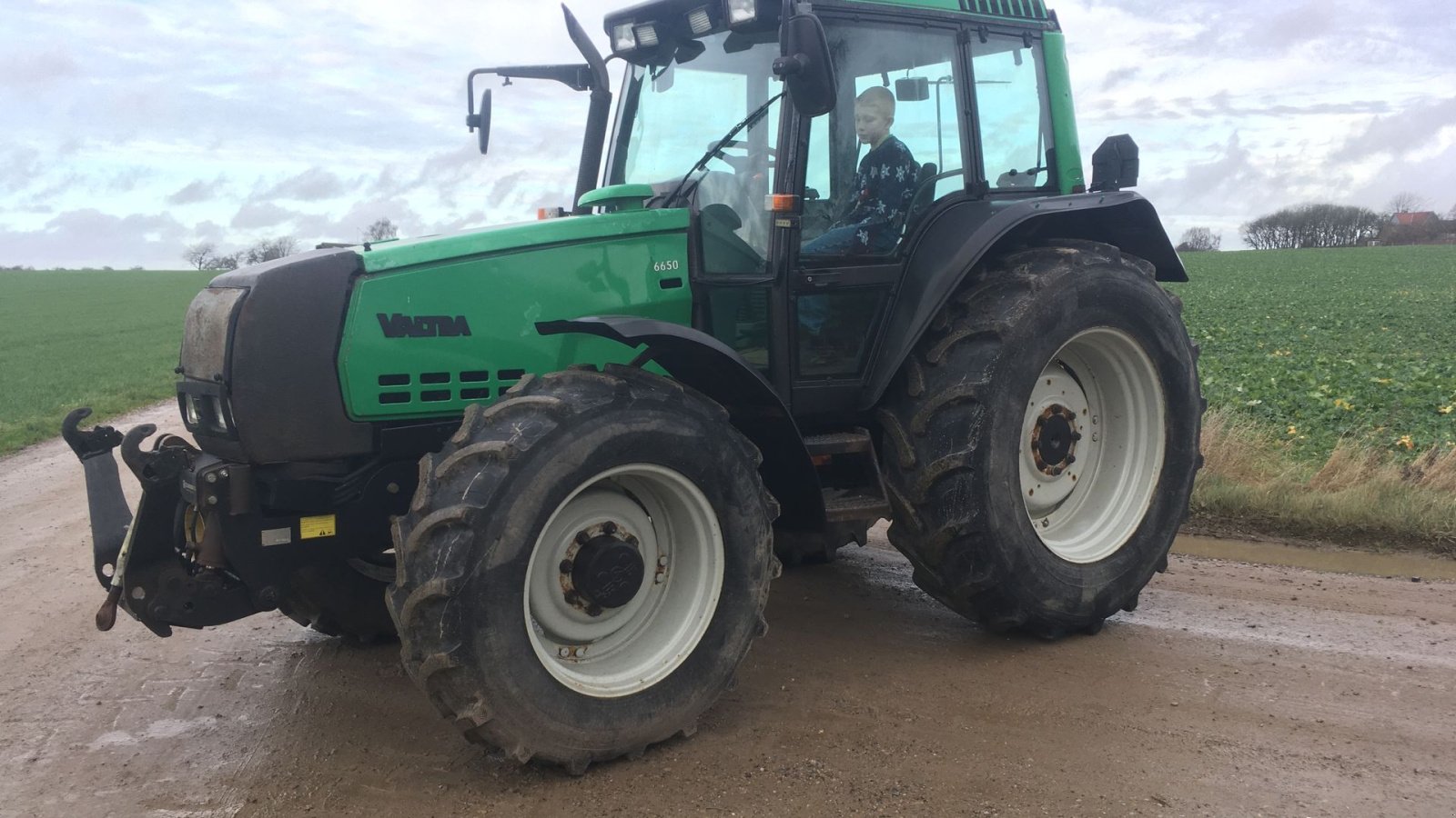 Traktor типа Valtra 6650 Hi-Tech, Gebrauchtmaschine в Bjerringbro (Фотография 2)